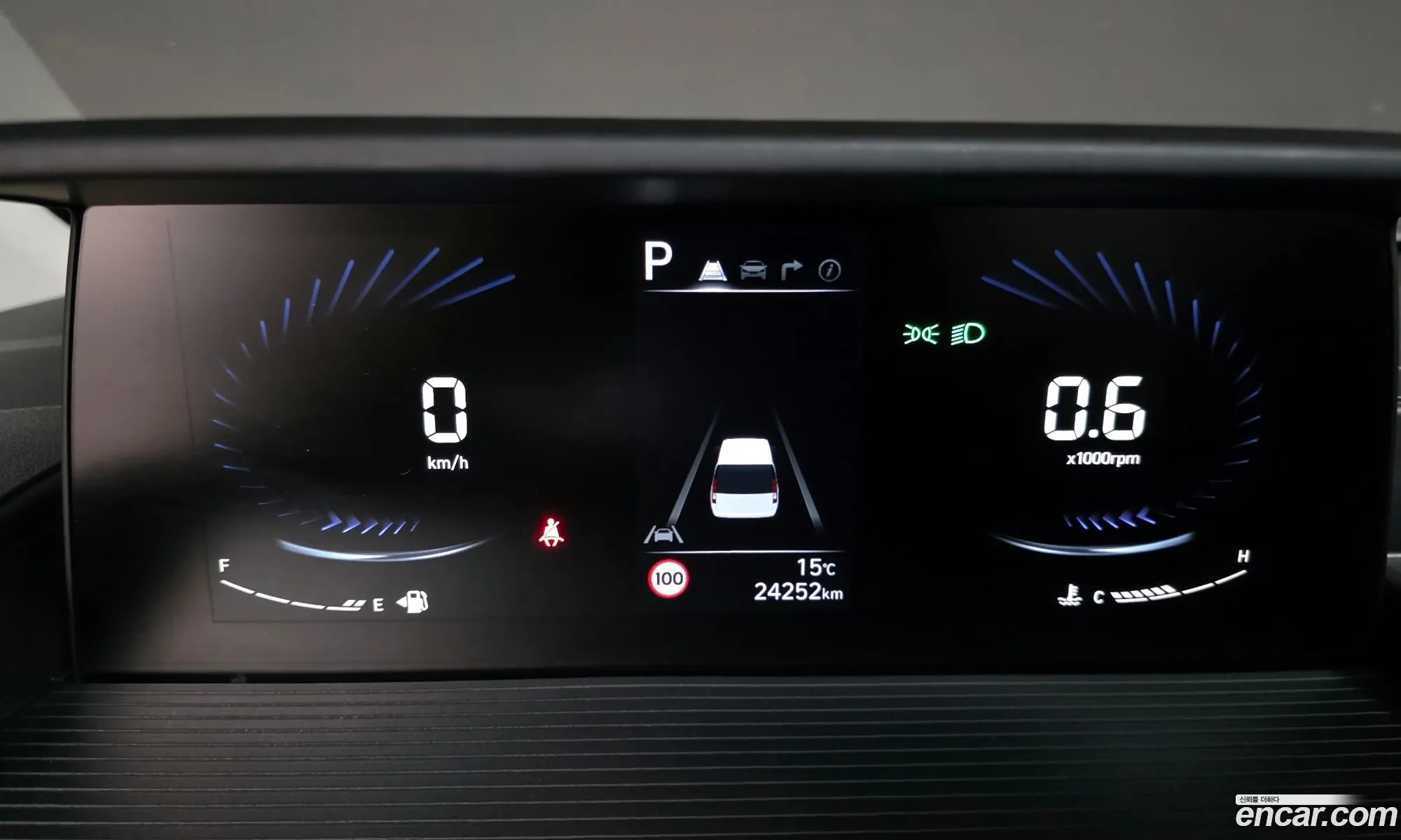 Hyundai Staria 2023 — 2