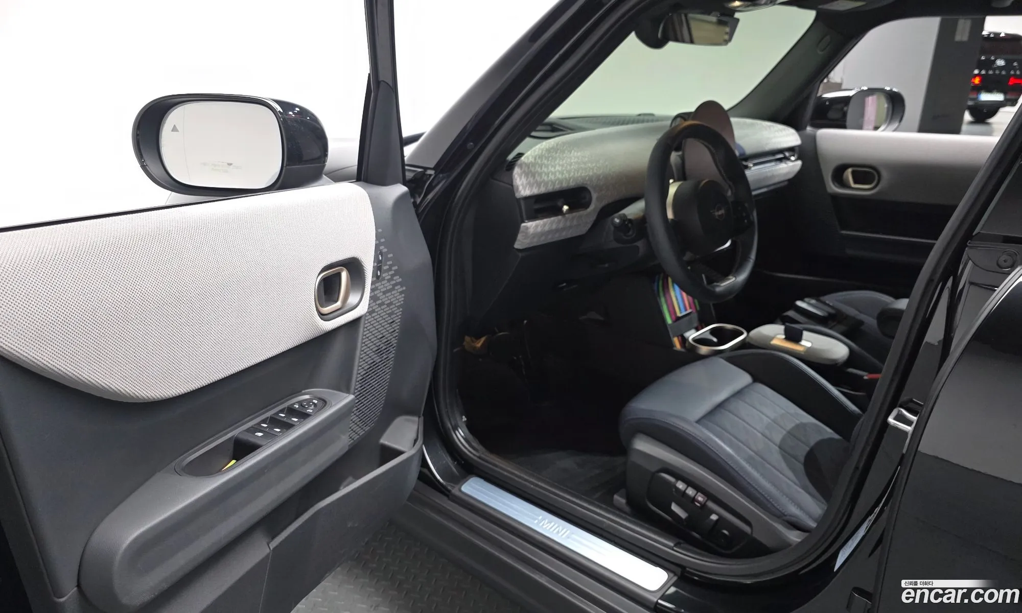 Mini Cooper S 2025 WMW51GD04S2W56373 — 9