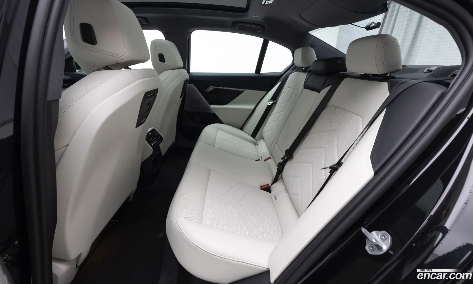 BMW 5 Series 2025 — 15