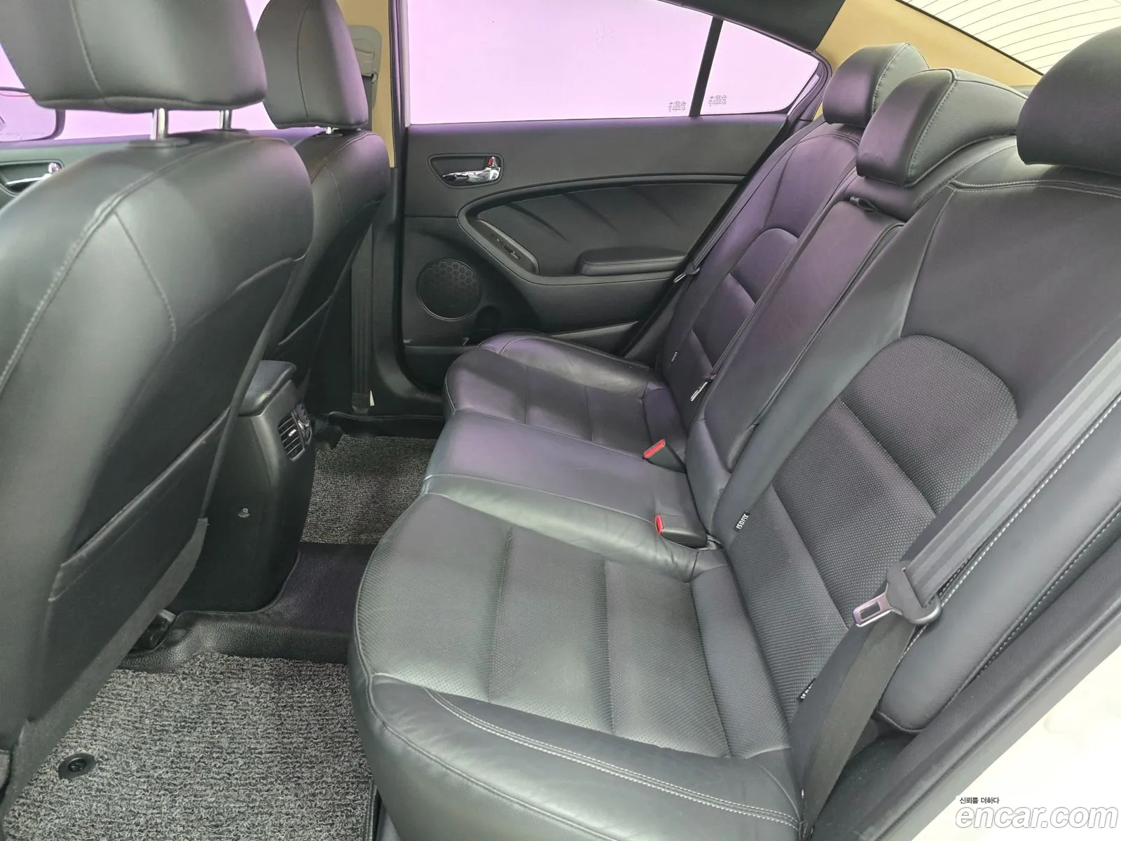 Kia K3 2012 — 17
