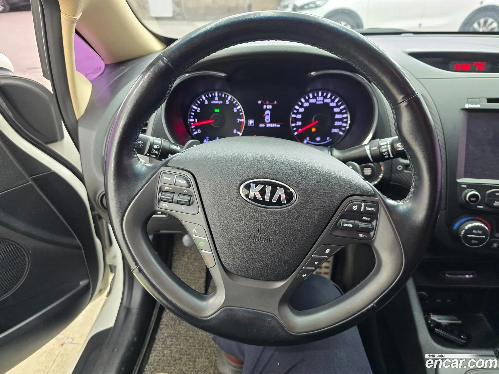 Kia K3 2012 — 10