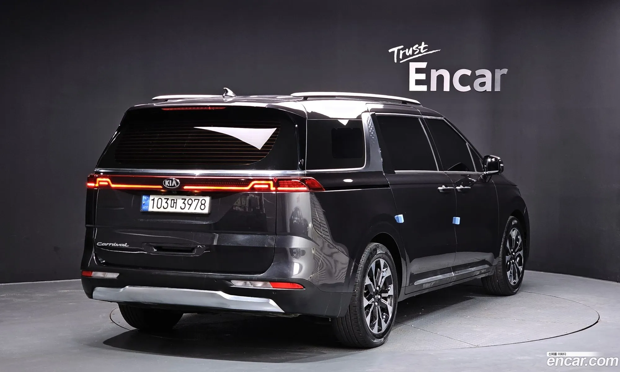 Kia Carnival 2021 — 12