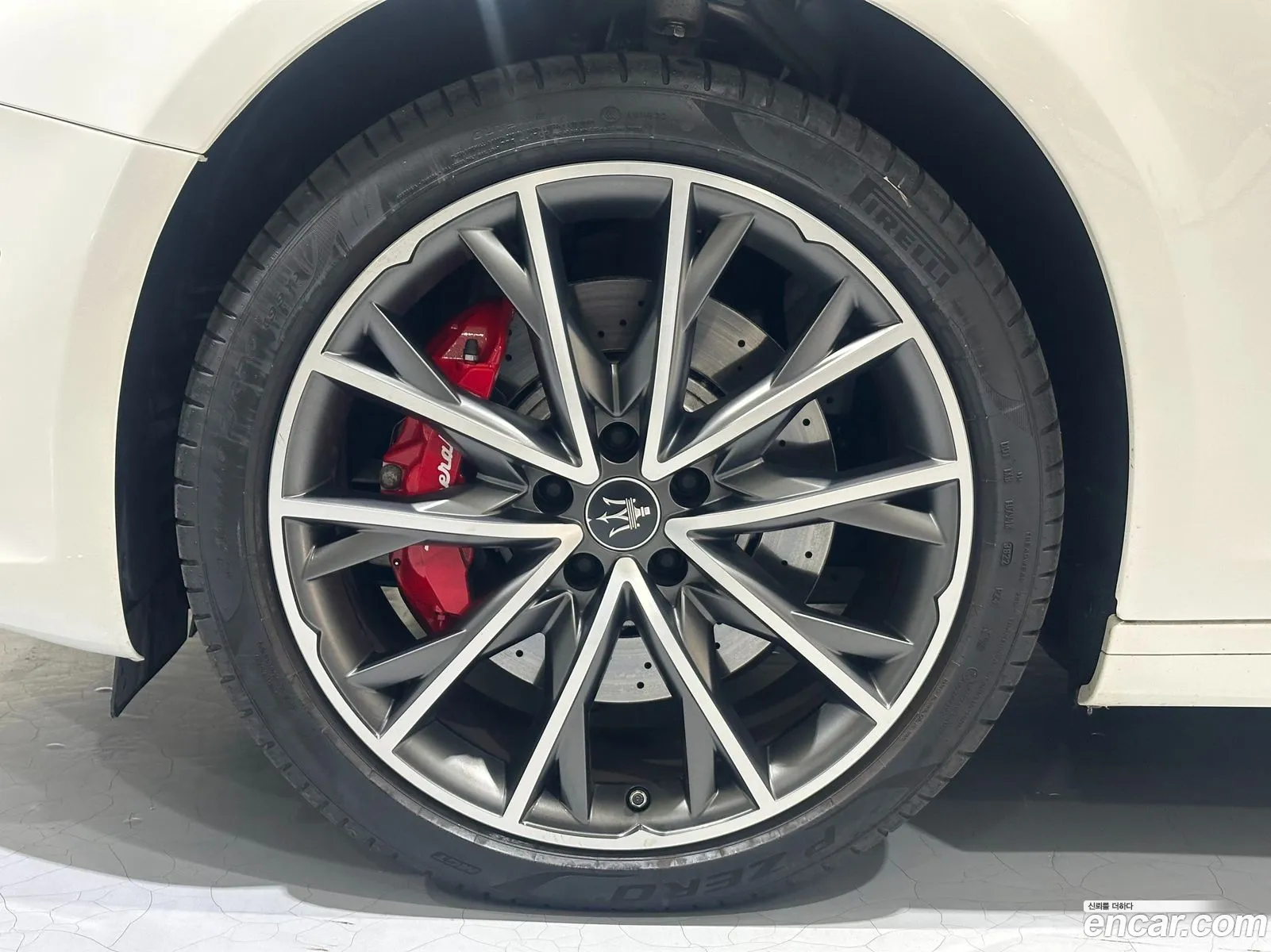 Maserati Ghibli 2023 — 9