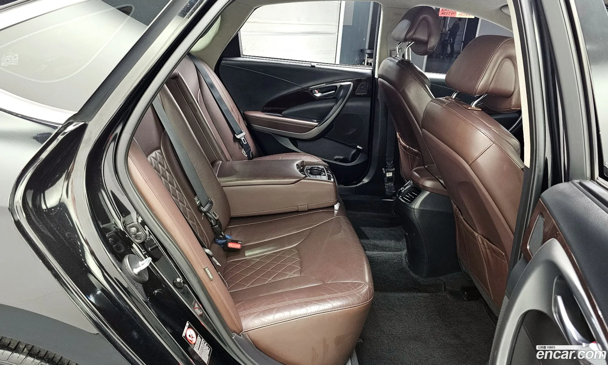 Hyundai Aslan 2015 — 16