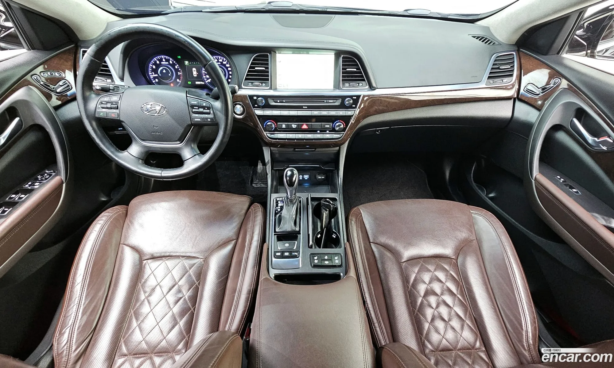 Hyundai Aslan 2015 — 15