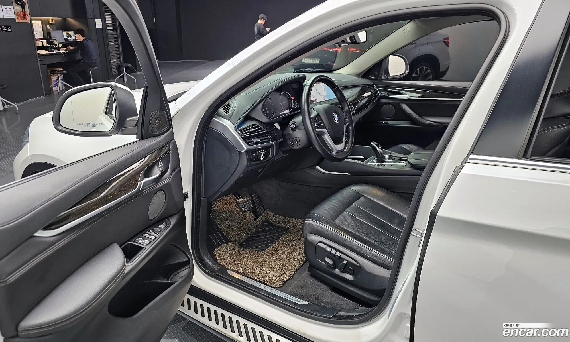 BMW X6 2018 WBAKV210XJ0Z81375 — 14