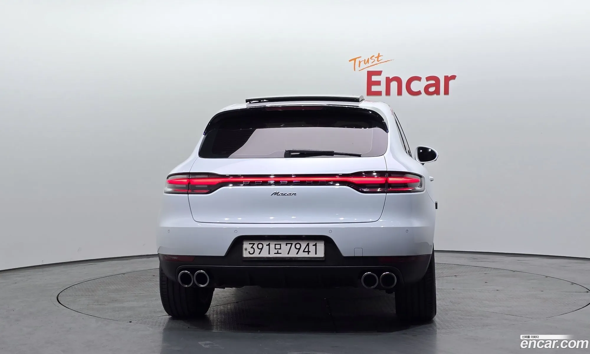Porsche Macan 2019 WP1AA2958KLB18955 — 16