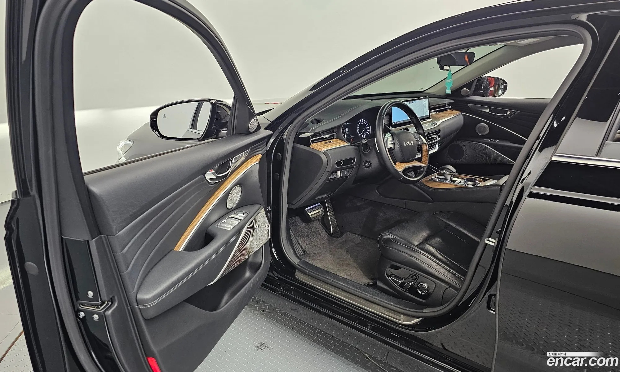 Kia K9 2023 — 10