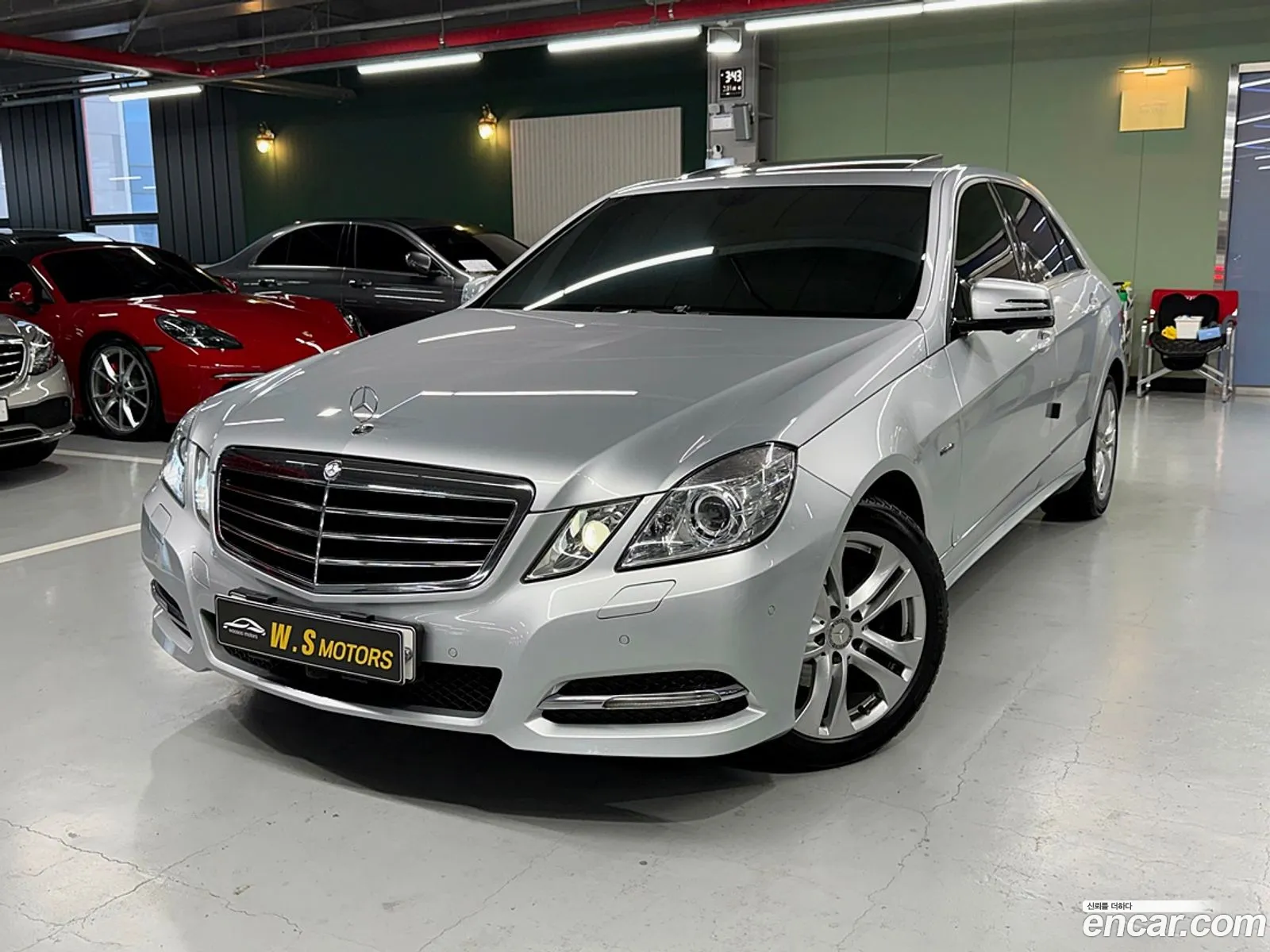 Mercedes-Benz E-Class W212 2011 — 18
