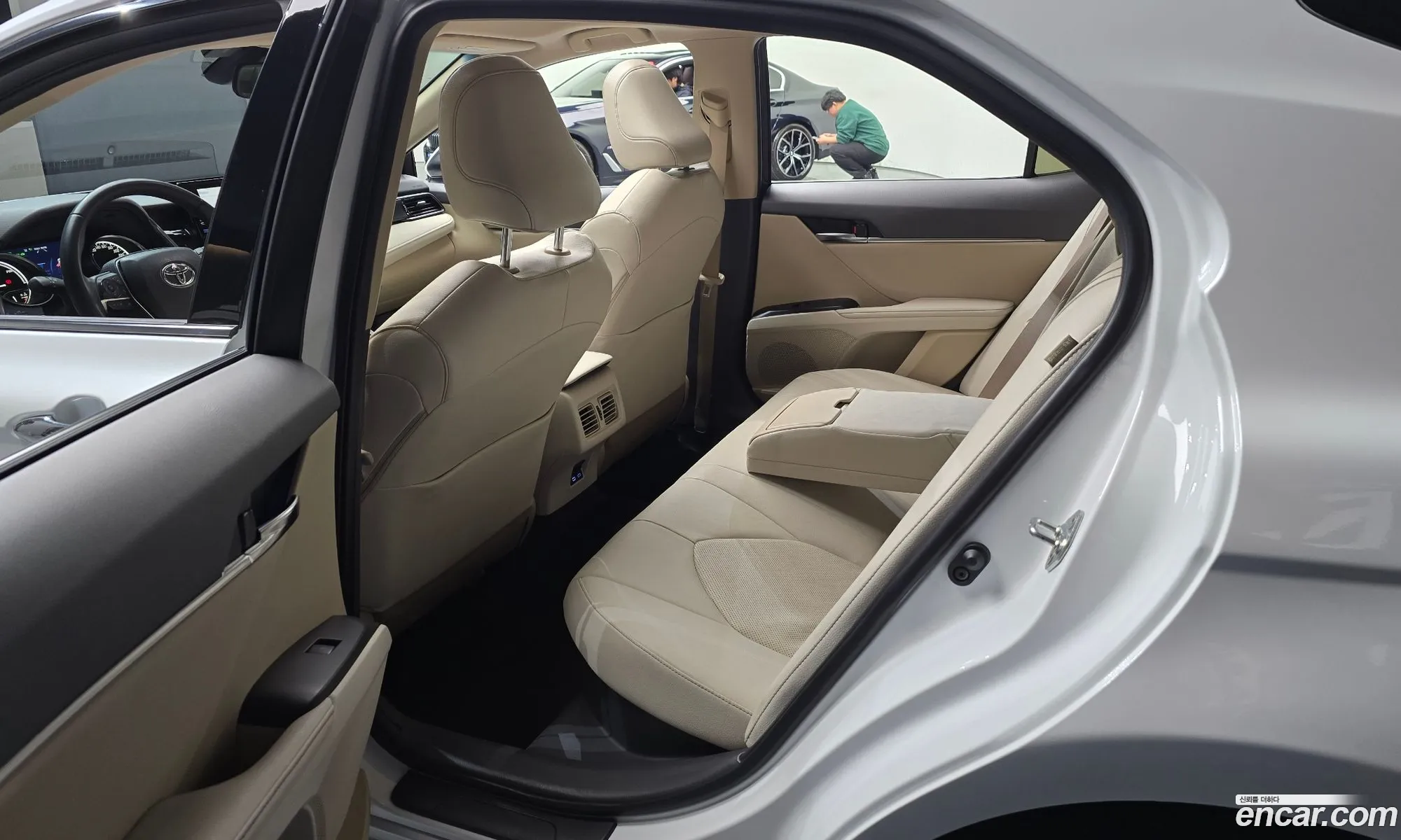 Toyota Camry 2023 — 6