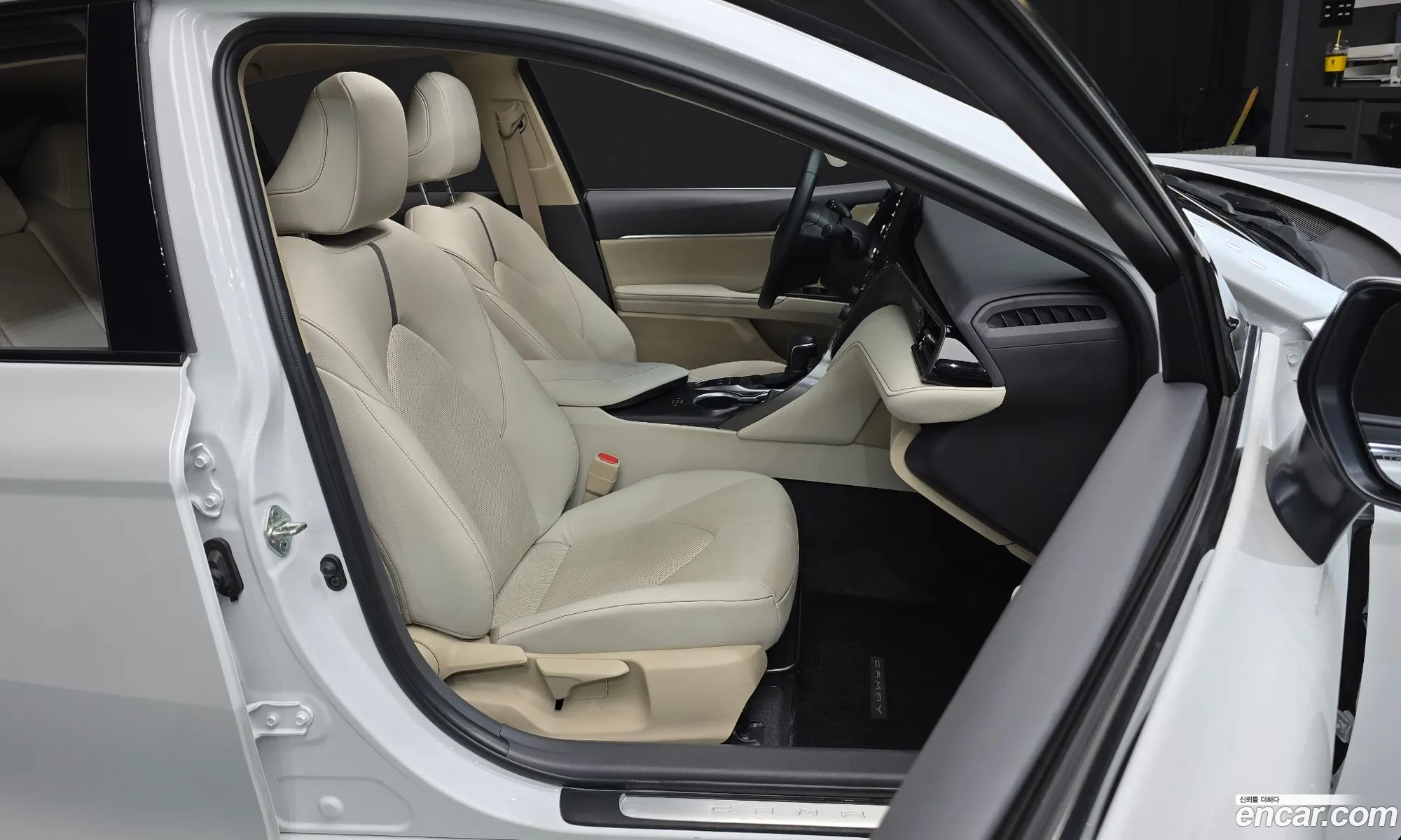 Toyota Camry 2023 — 7