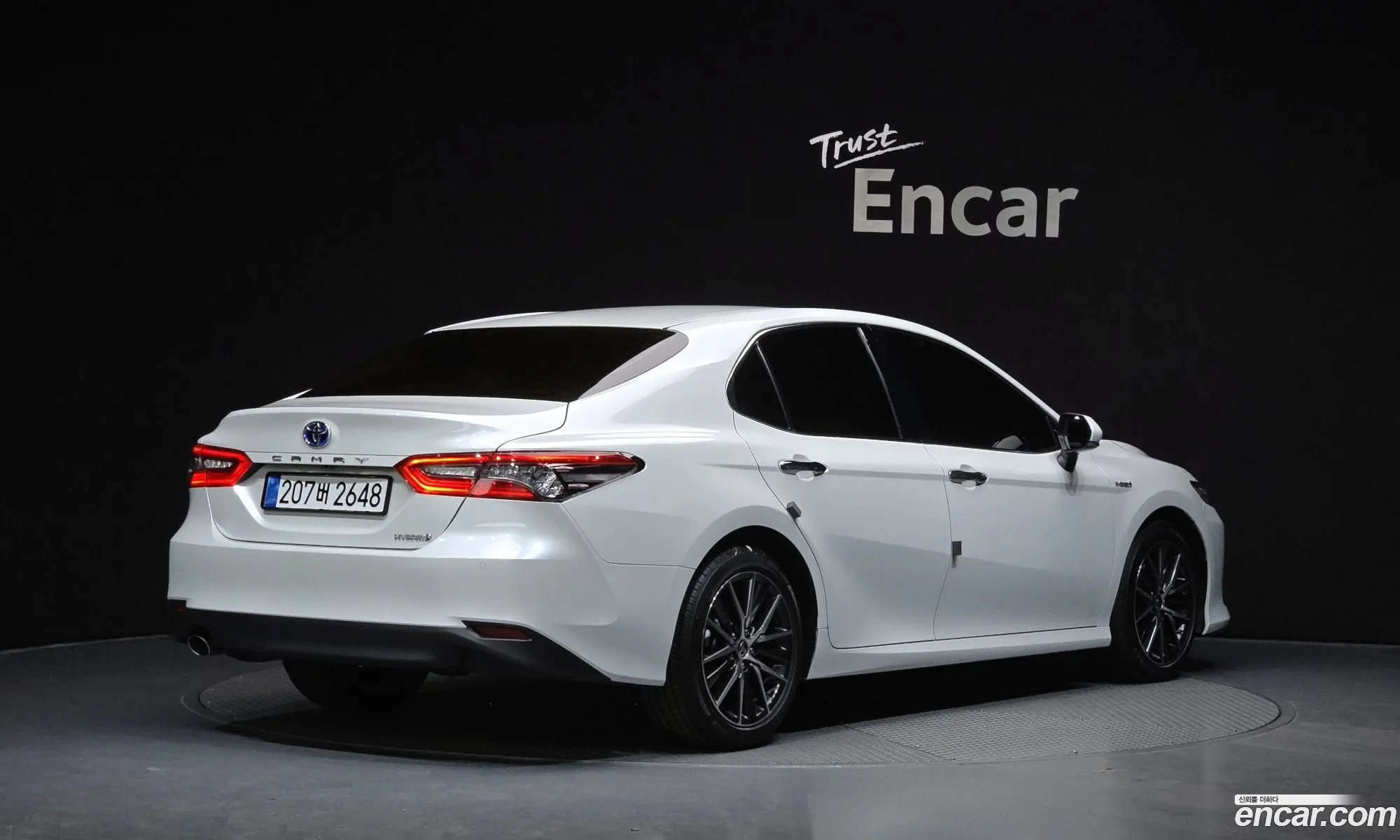 Toyota Camry 2023 — 3