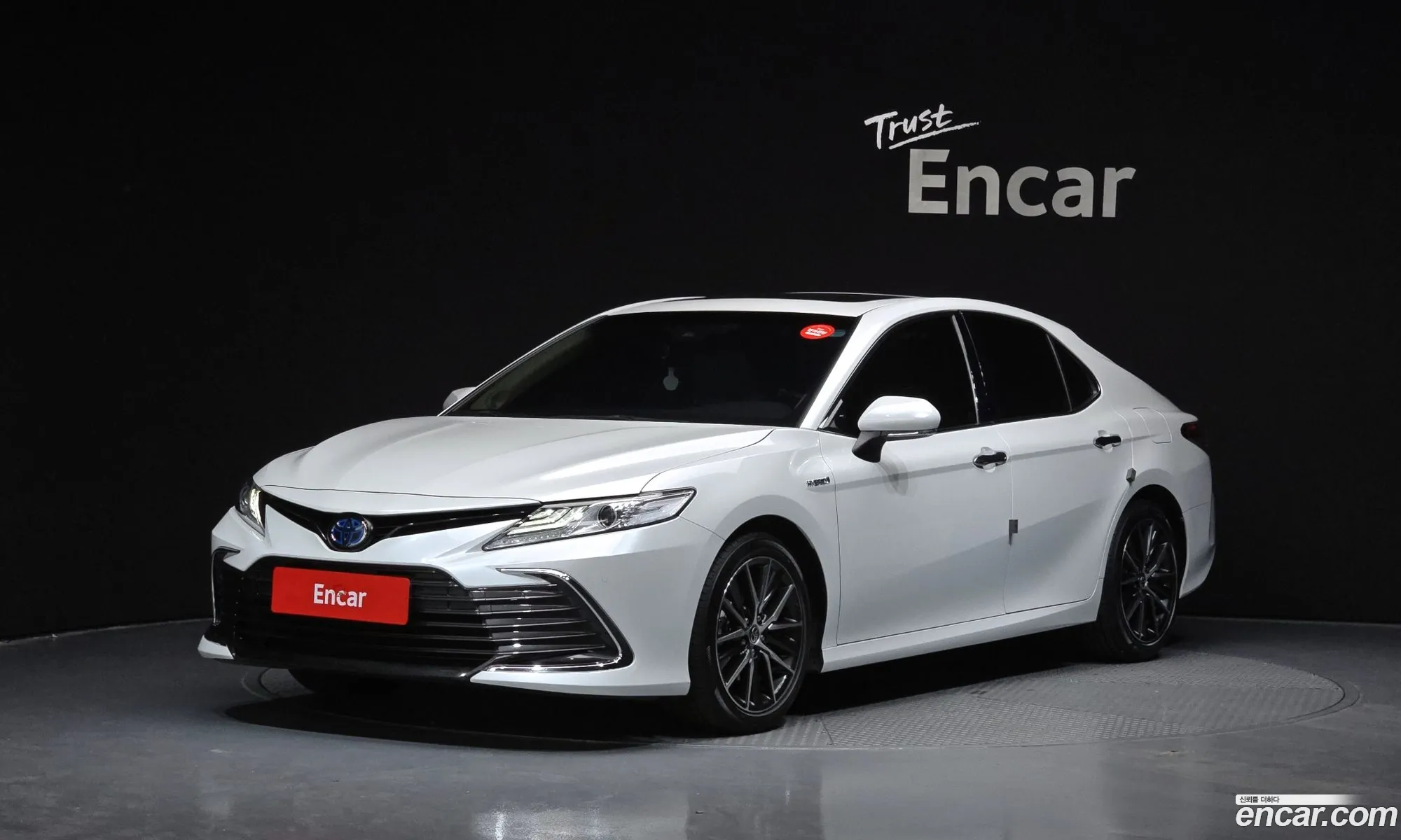 Toyota Camry 2023 — 2