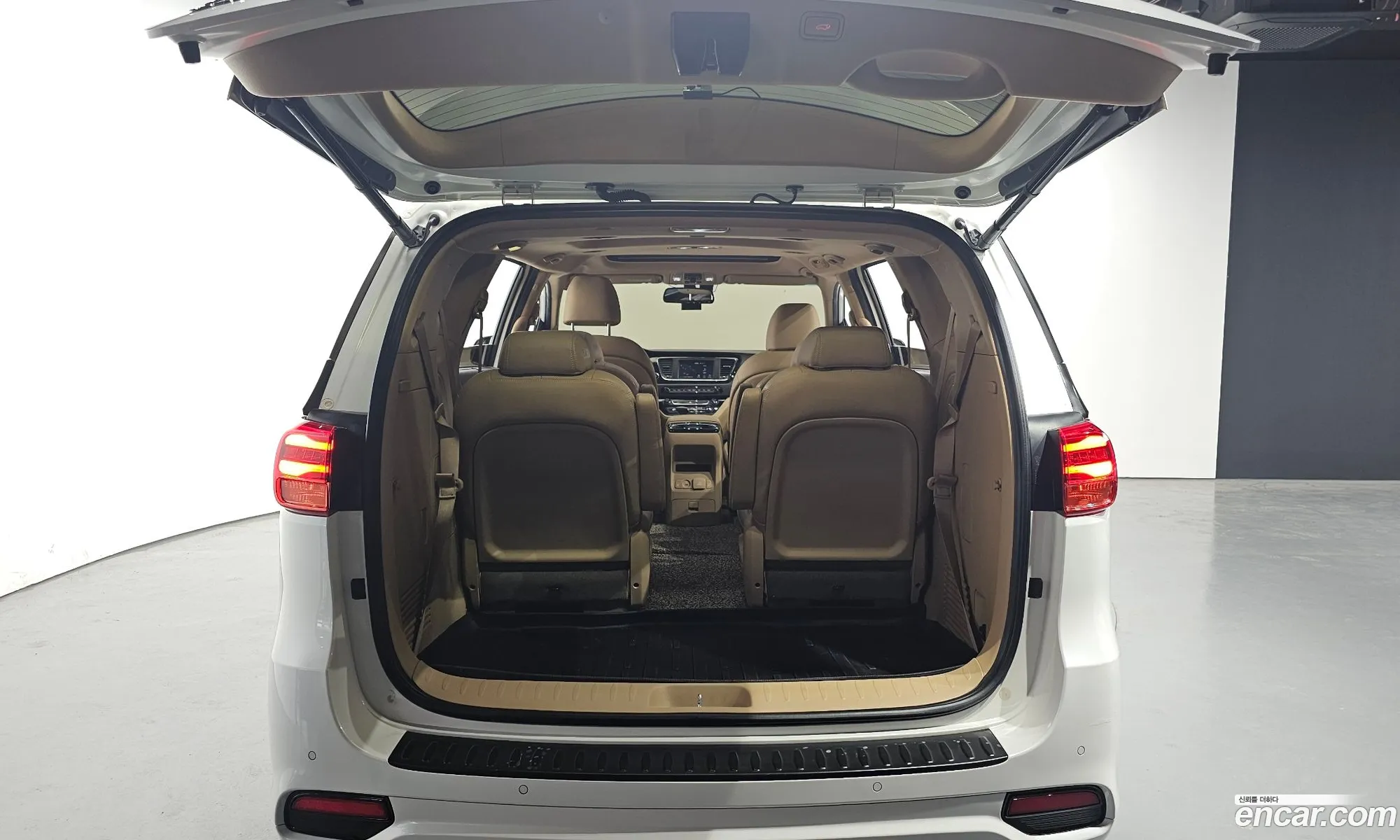 Kia Carnival 2018 — 14