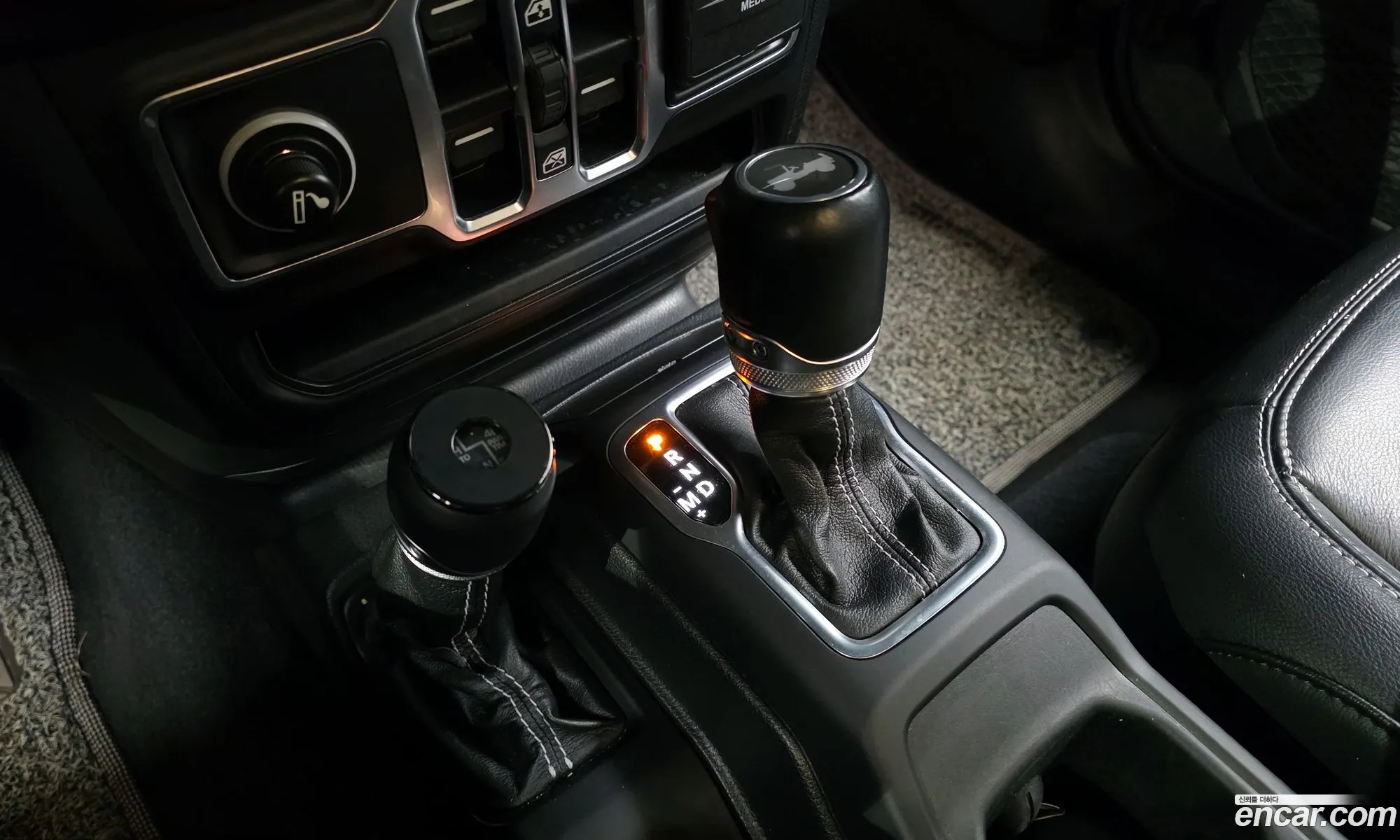 Jeep Wrangler 2021 — 16
