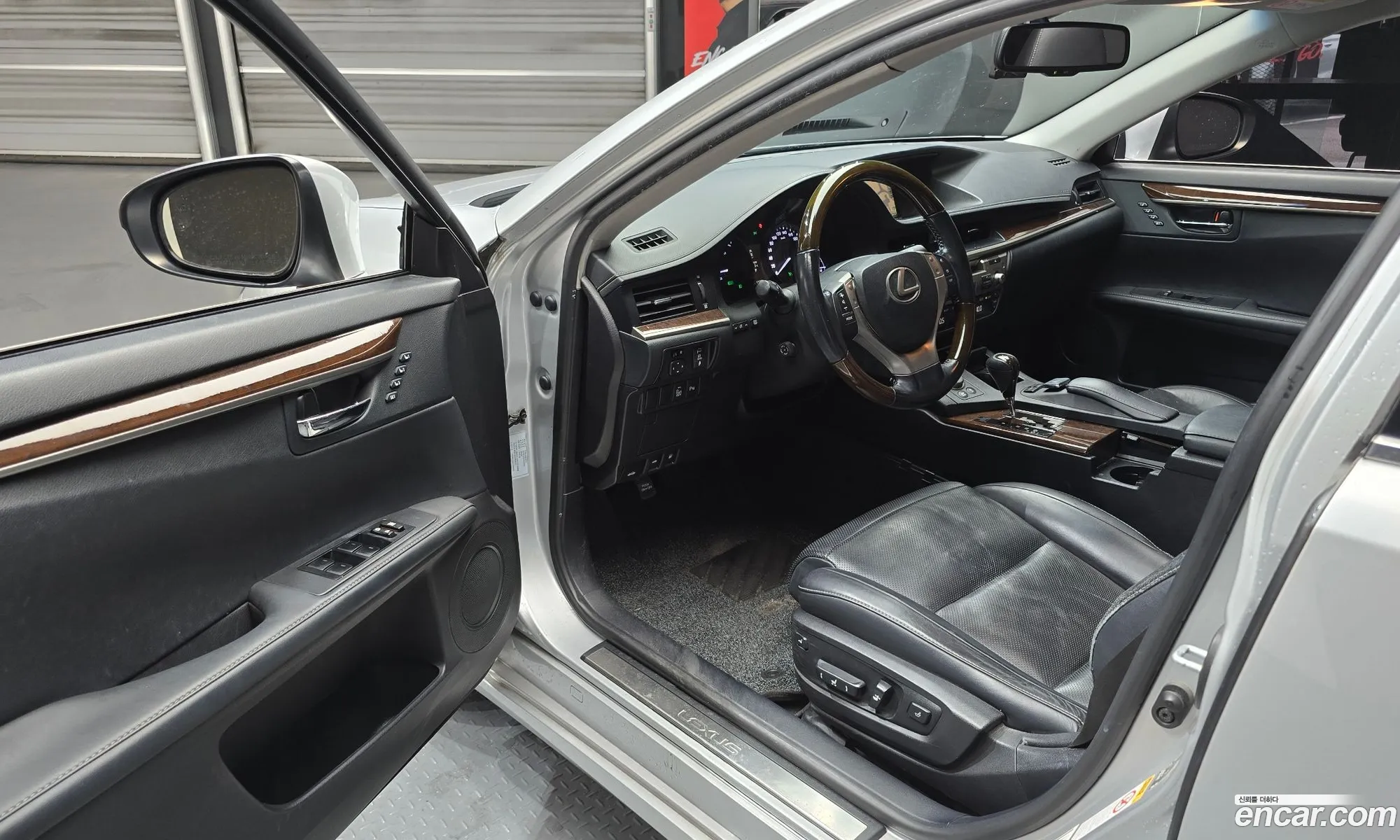 Lexus ES300h 2015 — 10