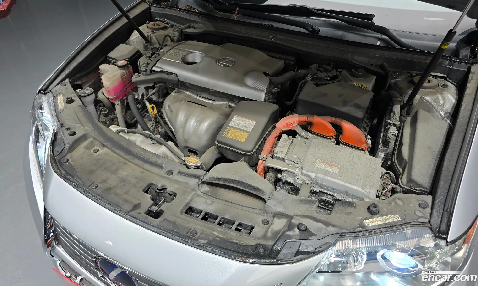 Lexus ES300h 2015 — 17