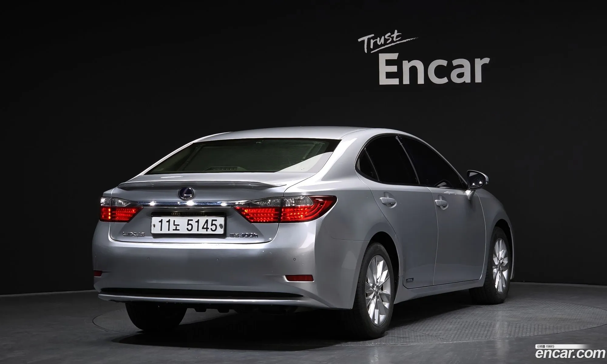 Lexus ES300h 2015 — 2