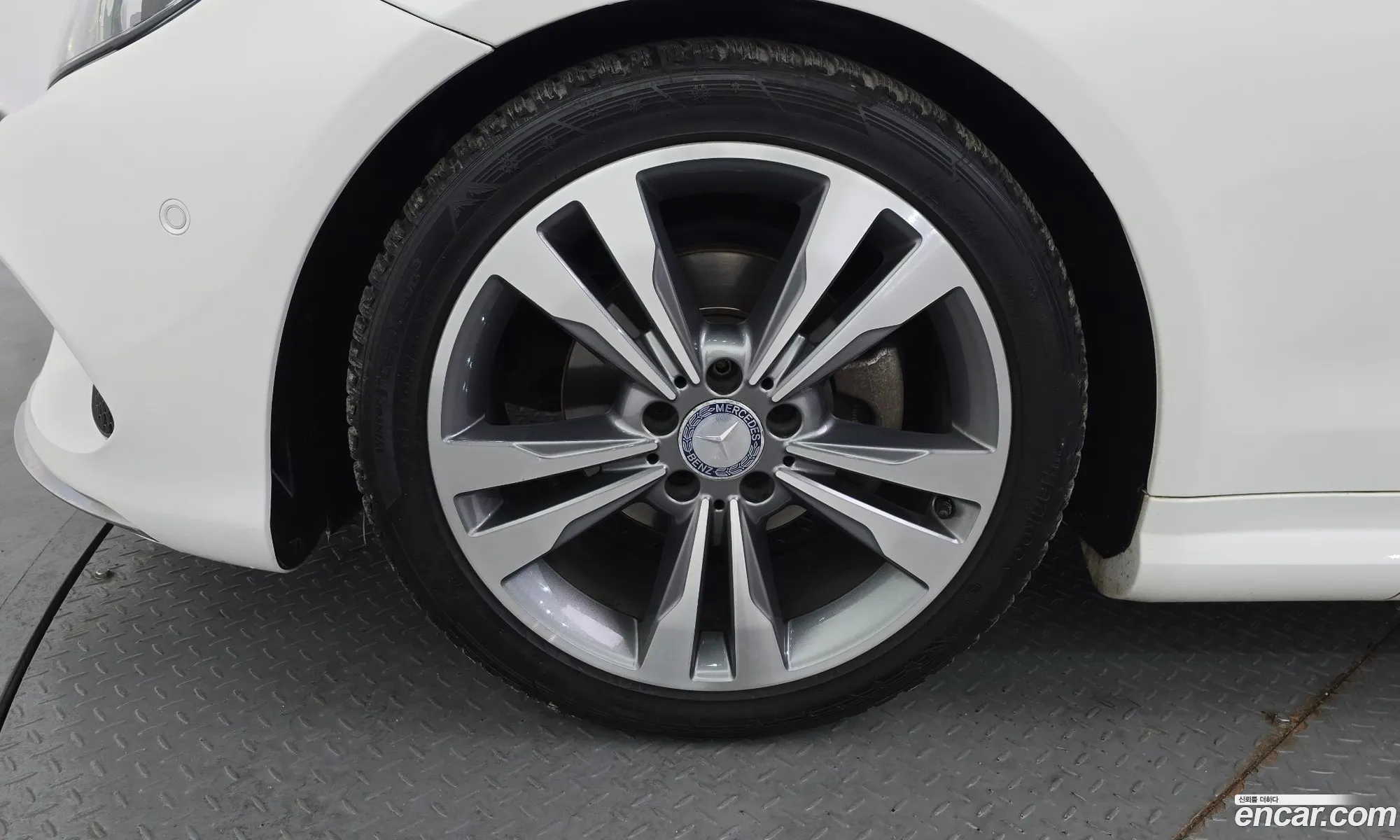 Mercedes-Benz E-Class W212 2015 WDDKK3EF4FF303490 — 20