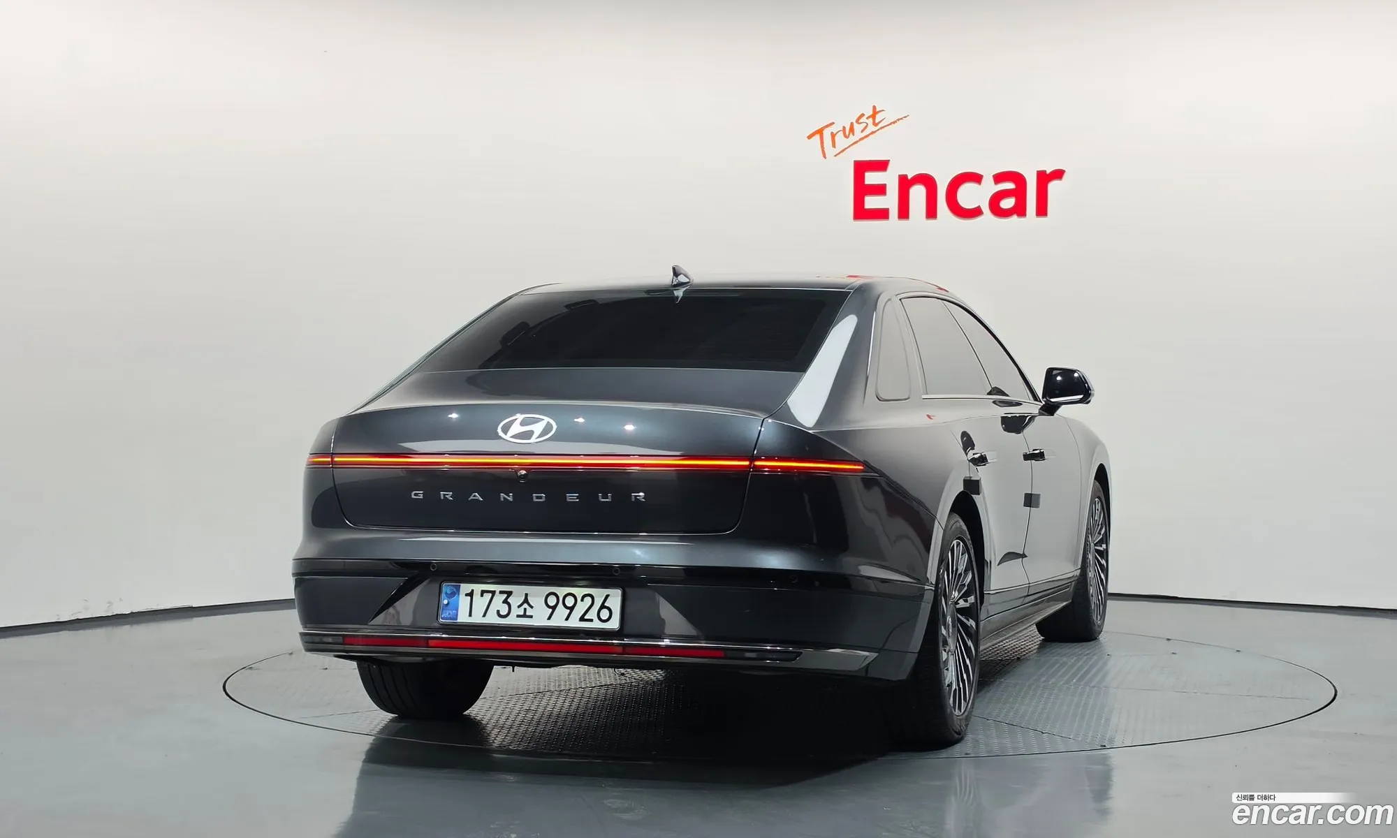 Hyundai Grandeur Hybrid 2024 — 4