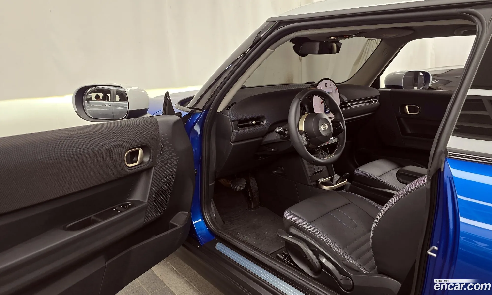 Mini Cooper C 2024 WMW81GD07S2W41931 — 10