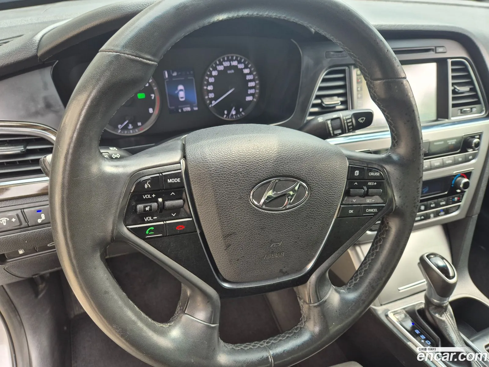 Hyundai LF Sonata 2017 — 16