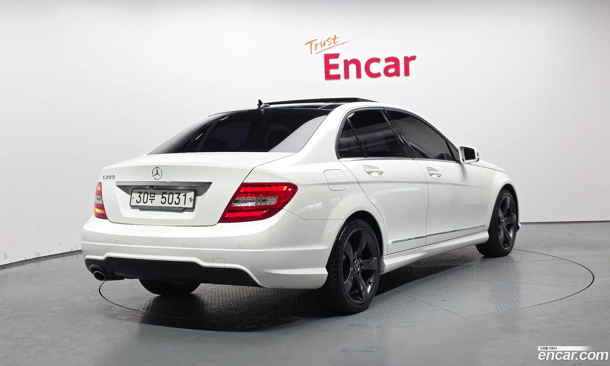 Mercedes-Benz C-Class W204 2013 WDDGF4JB7DA859886 — 14