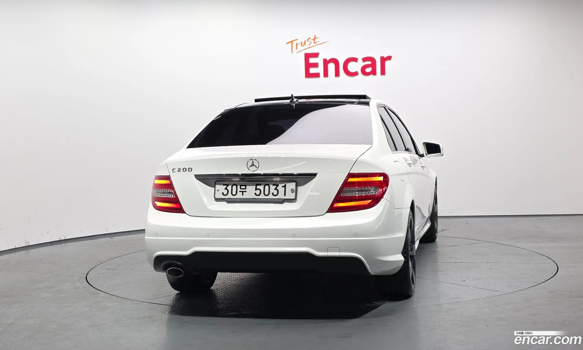 Mercedes-Benz C-Class W204 2013 WDDGF4JB7DA859886 — 3