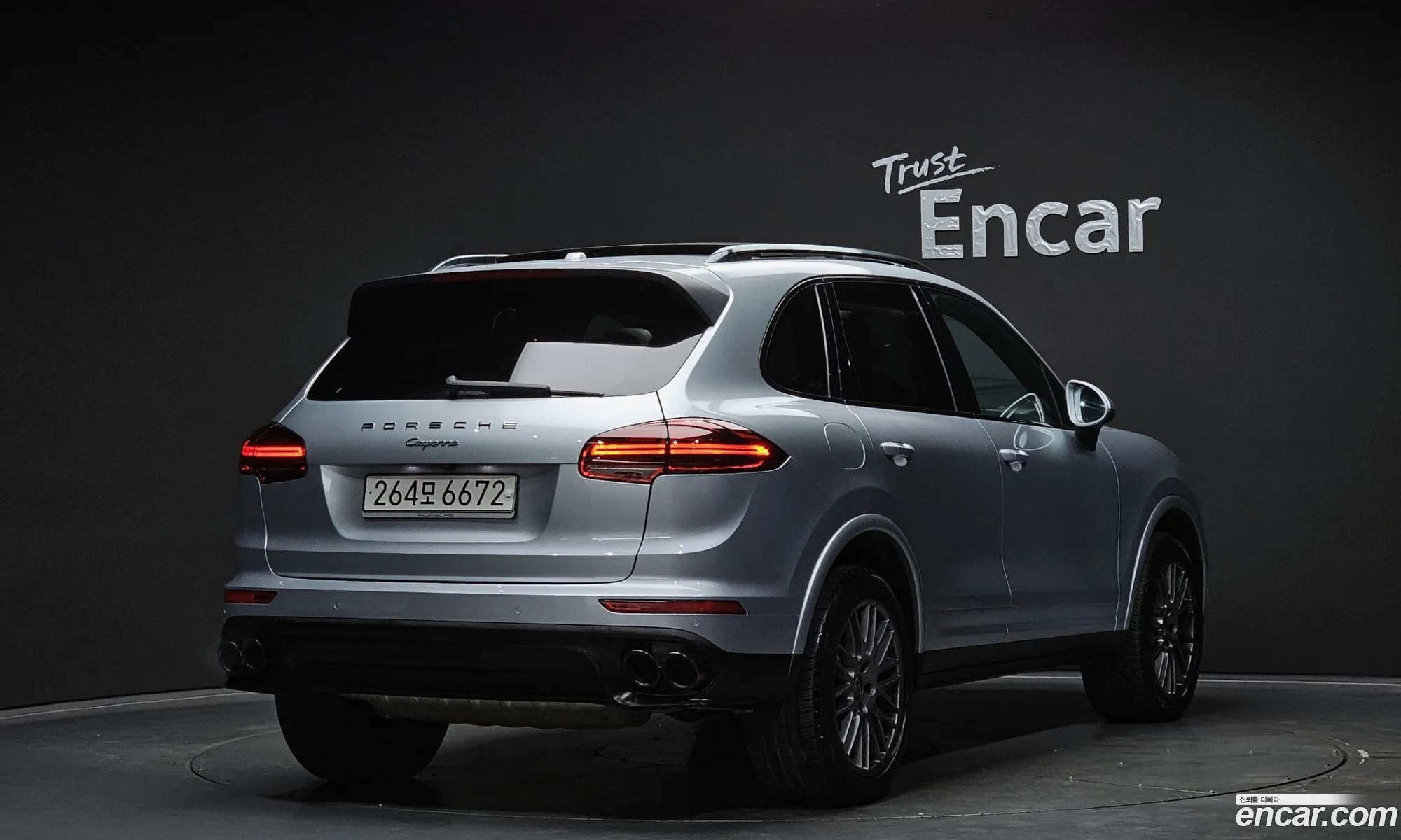 Porsche Cayenne 2017 WP1AA2A21HKA85507 — 3