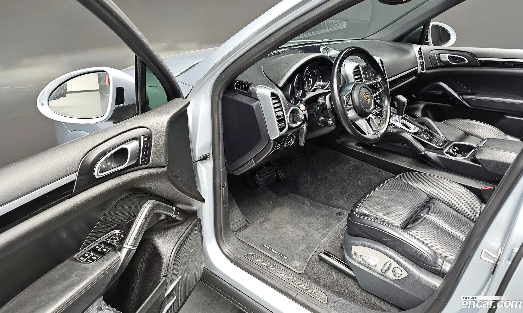Porsche Cayenne 2017 WP1AA2A21HKA85507 — 6