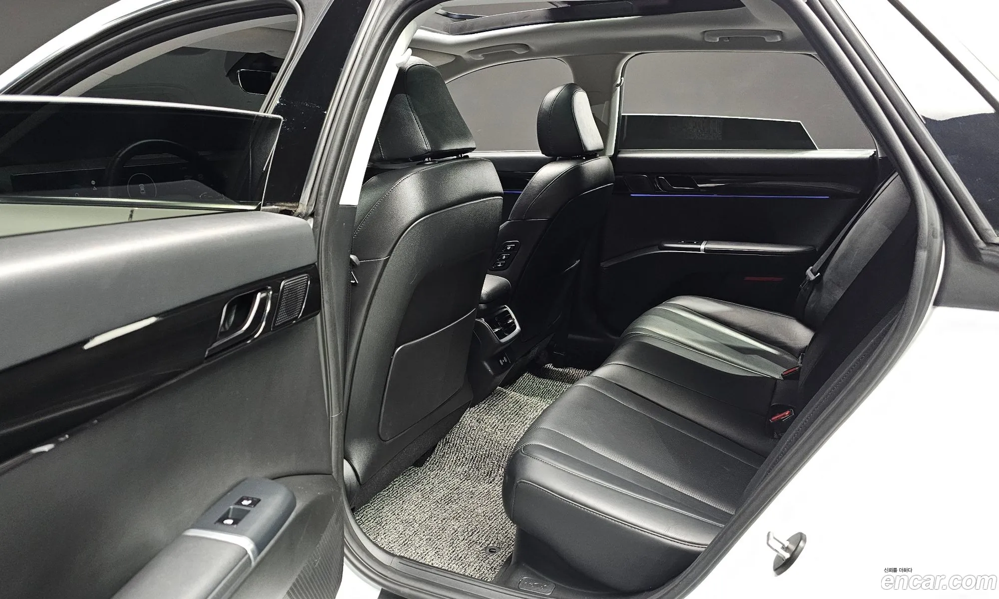 Hyundai Grandeur Hybrid 2023 — 15