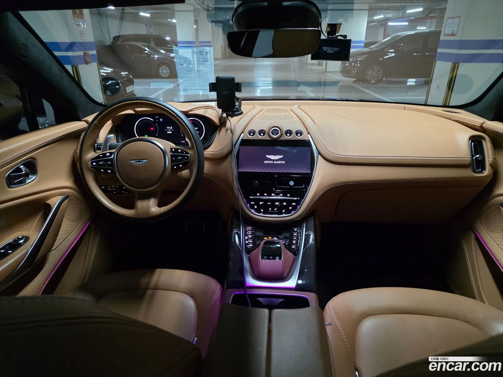 Aston Martin DBX 2021 — 4