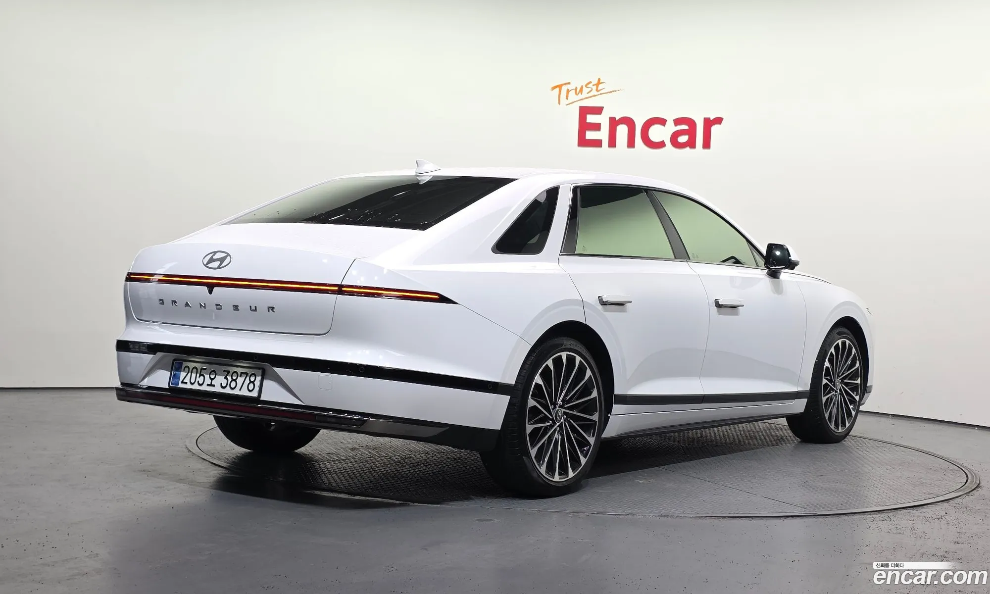 Hyundai Grandeur Hybrid 2024 — 14