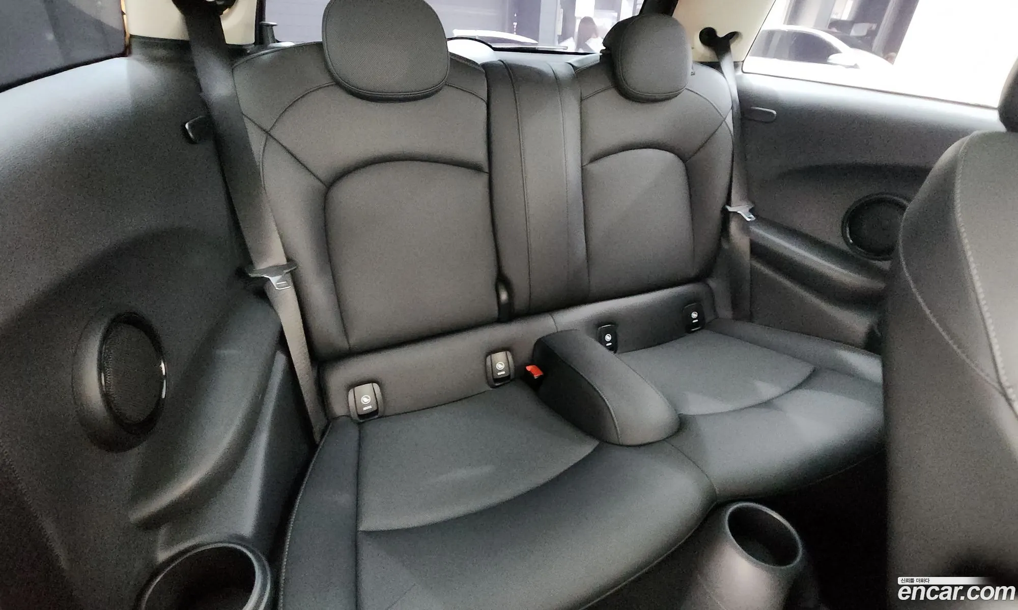Mini Cooper S 2022 WMW61DH02N2S17948 — 17