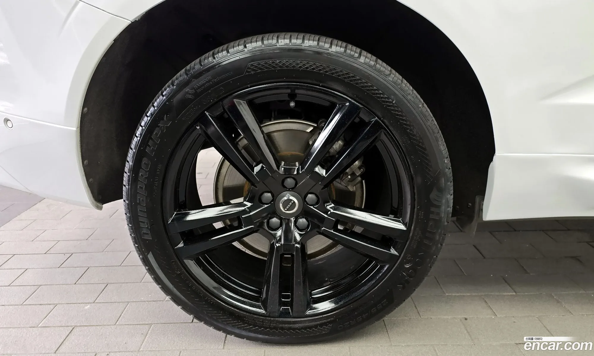 Volvo XC60 2020 — 12