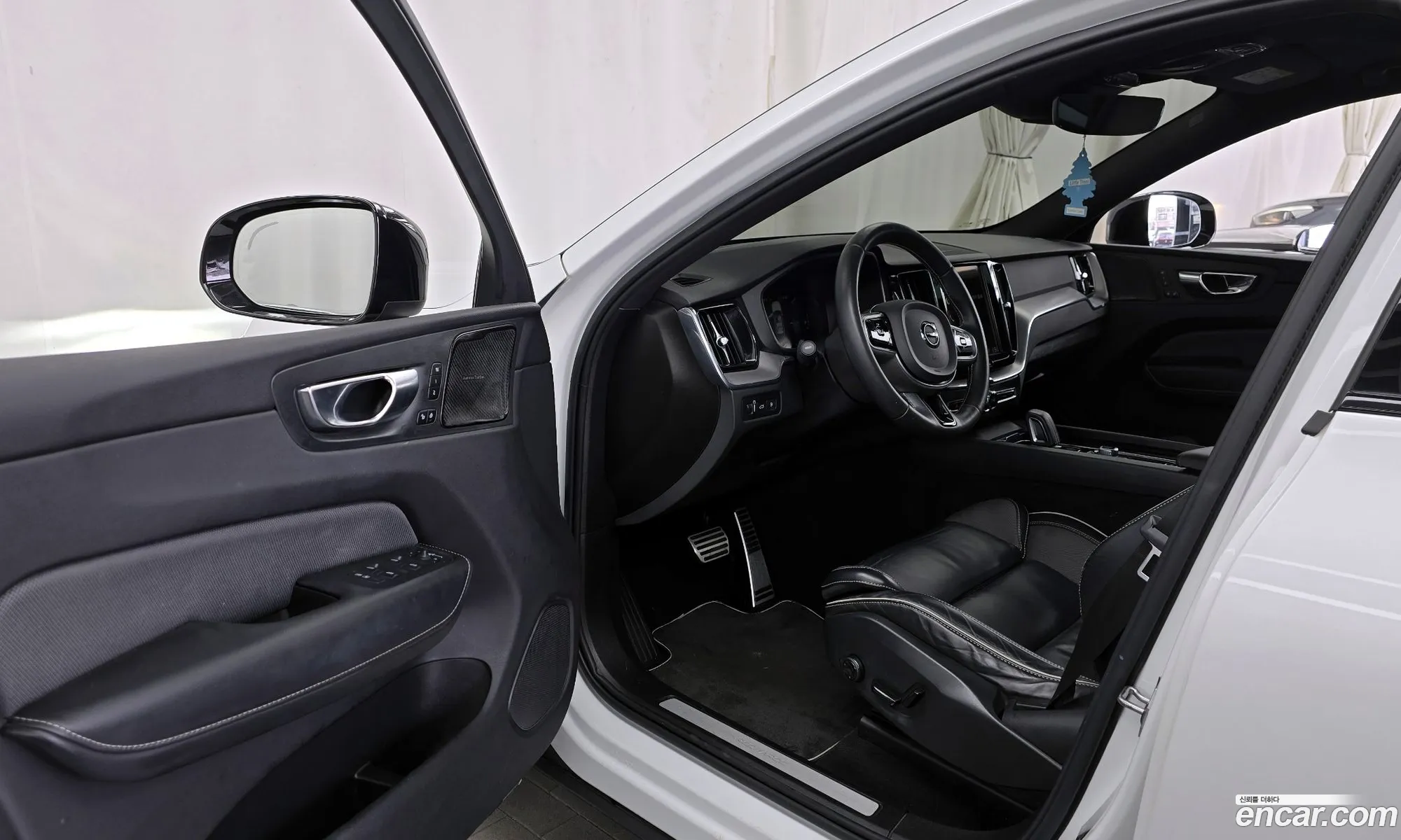 Volvo XC60 2020 — 20