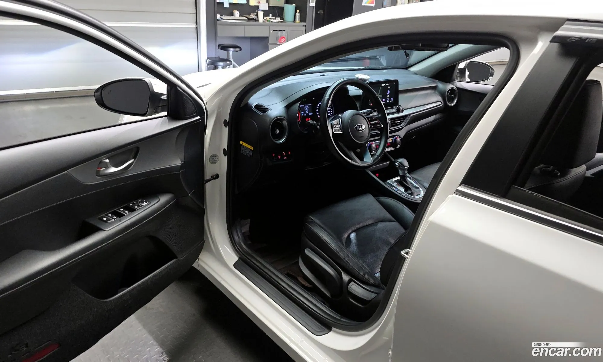 Kia K3 2019 — 16