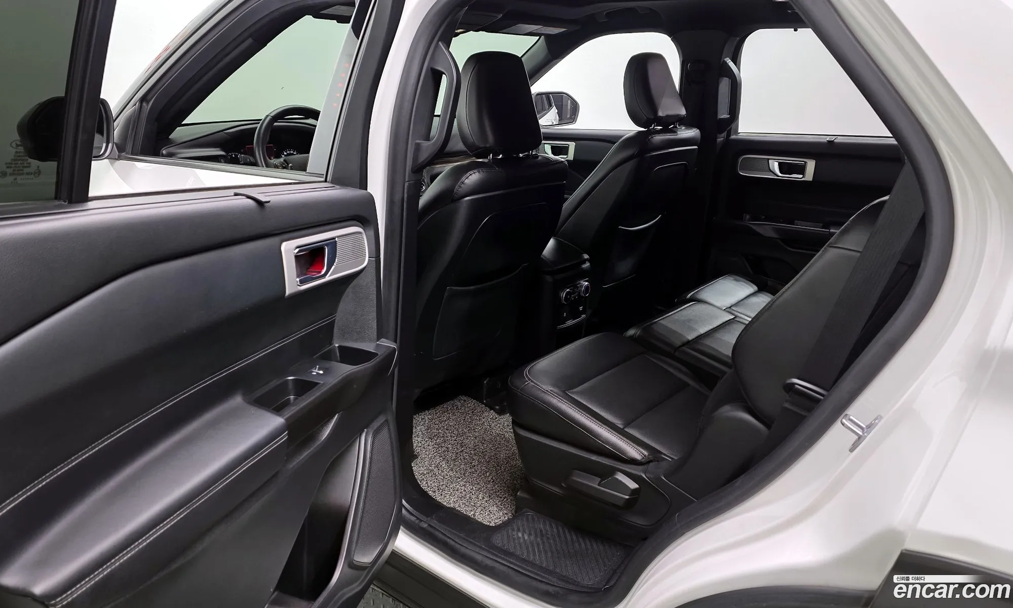 Ford Explorer 6th Gen 2020 1FMSK8FH5LGB70098 — 13
