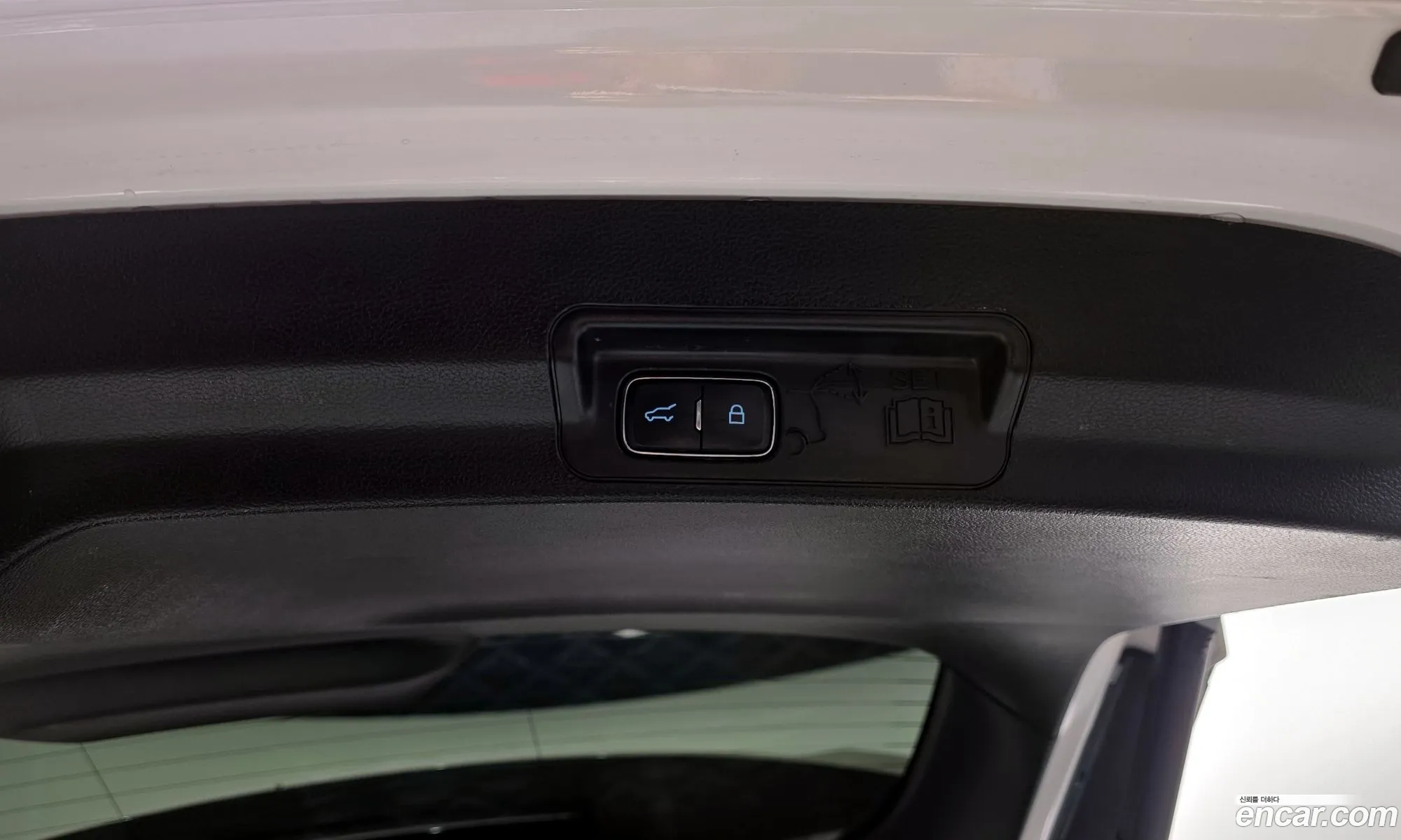 Ford Explorer 6th Gen 2020 1FMSK8FH5LGB70098 — 7