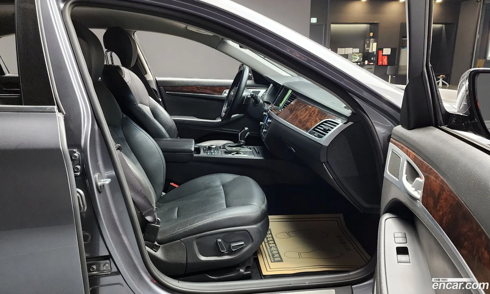Hyundai Genesis DH 2014 — 13
