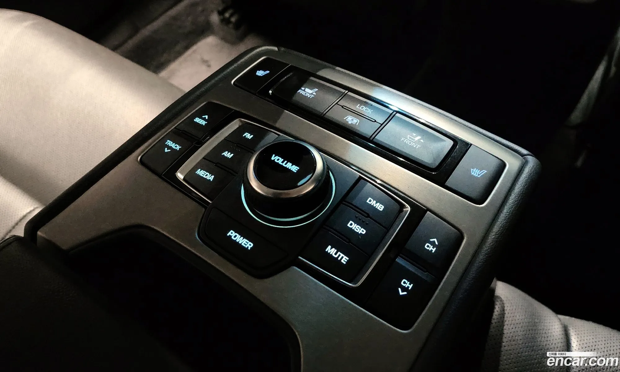 Hyundai Genesis DH 2014 — 19