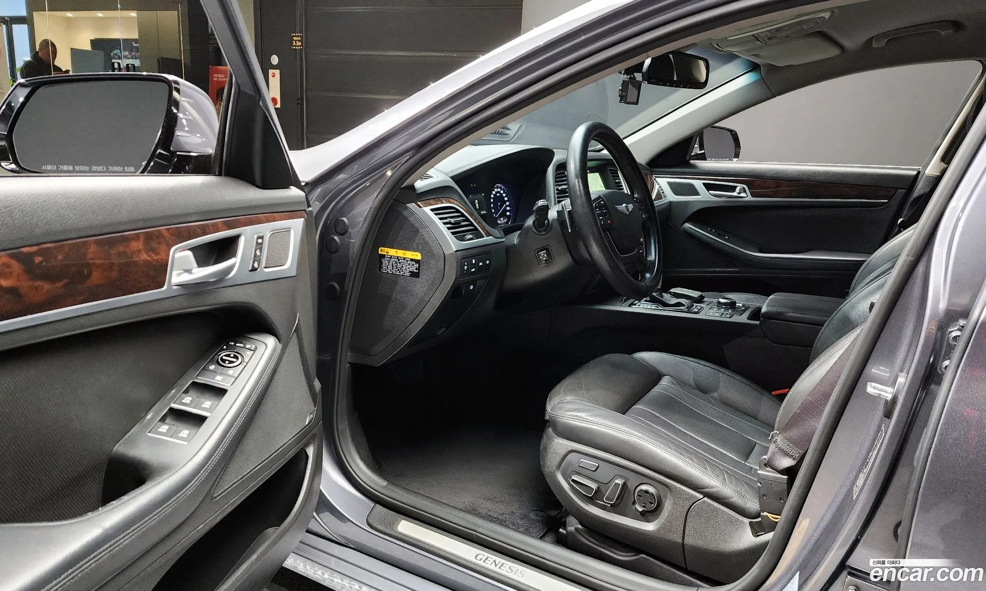 Hyundai Genesis DH 2014 — 17