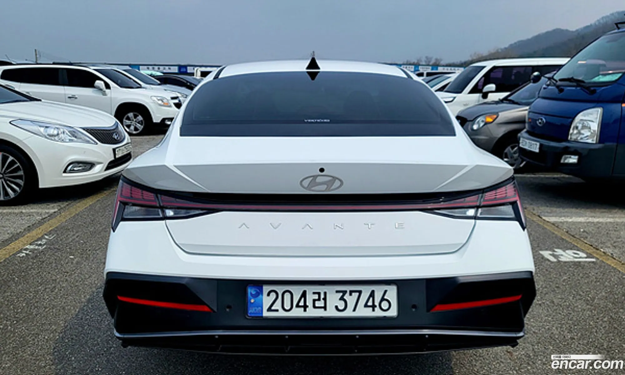 Hyundai Elantra Hybrid 2024 — 9