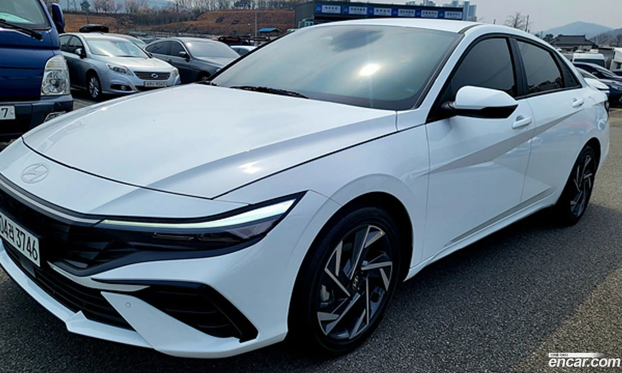 Hyundai Elantra Hybrid 2024 — 18