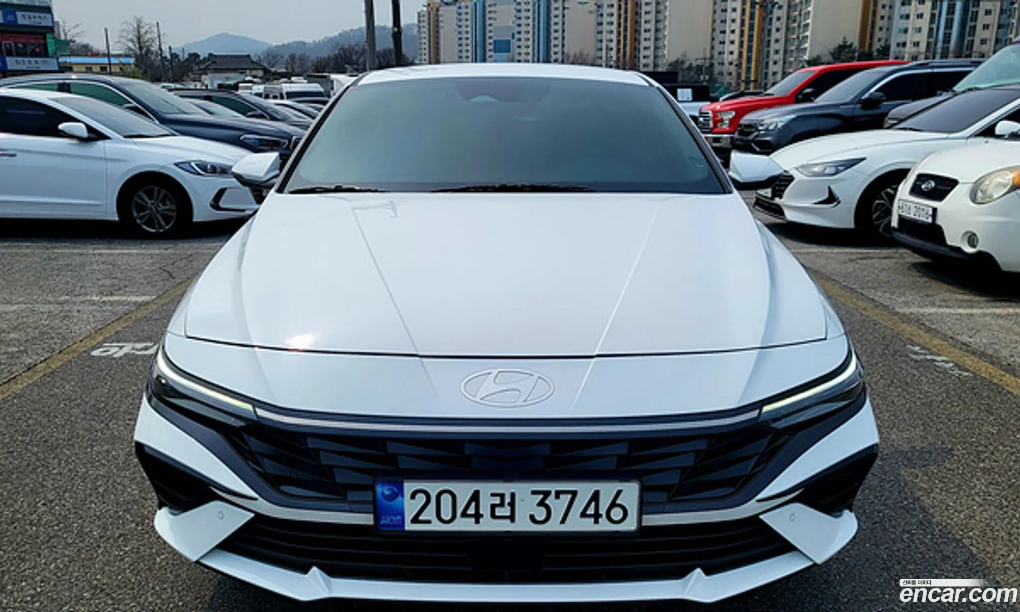 Hyundai Elantra Hybrid 2024 — 10