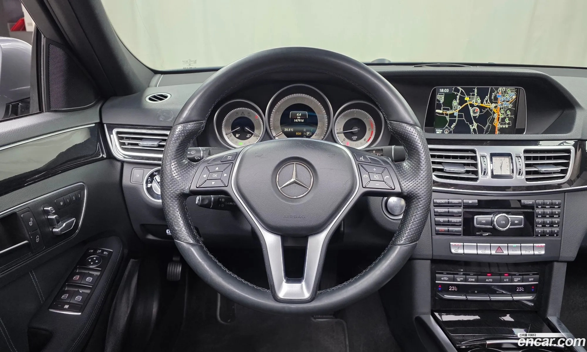 Mercedes-Benz E-Class W212 2014 WDDHF8CB5EA971757 — 16
