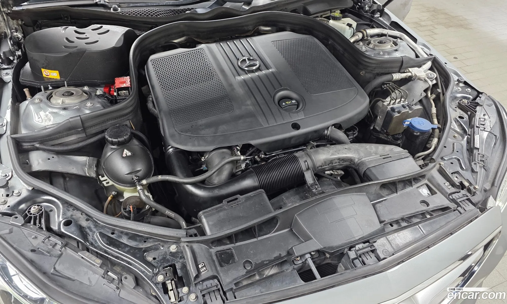 Mercedes-Benz E-Class W212 2014 WDDHF8CB5EA971757 — 12