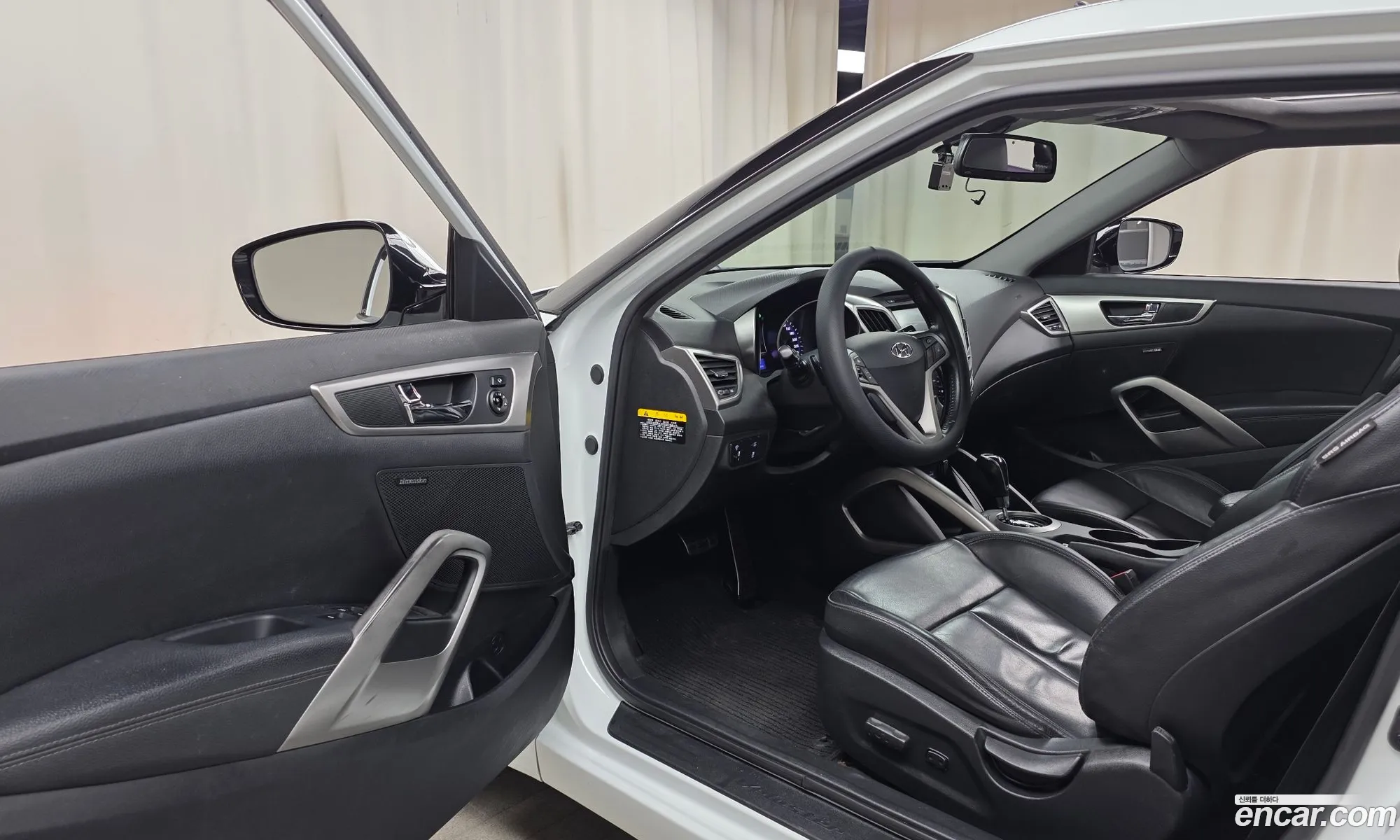 Hyundai Veloster 2012 — 13