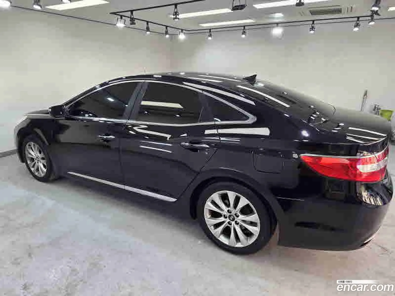 Hyundai Grandeur HG 2012 — 16