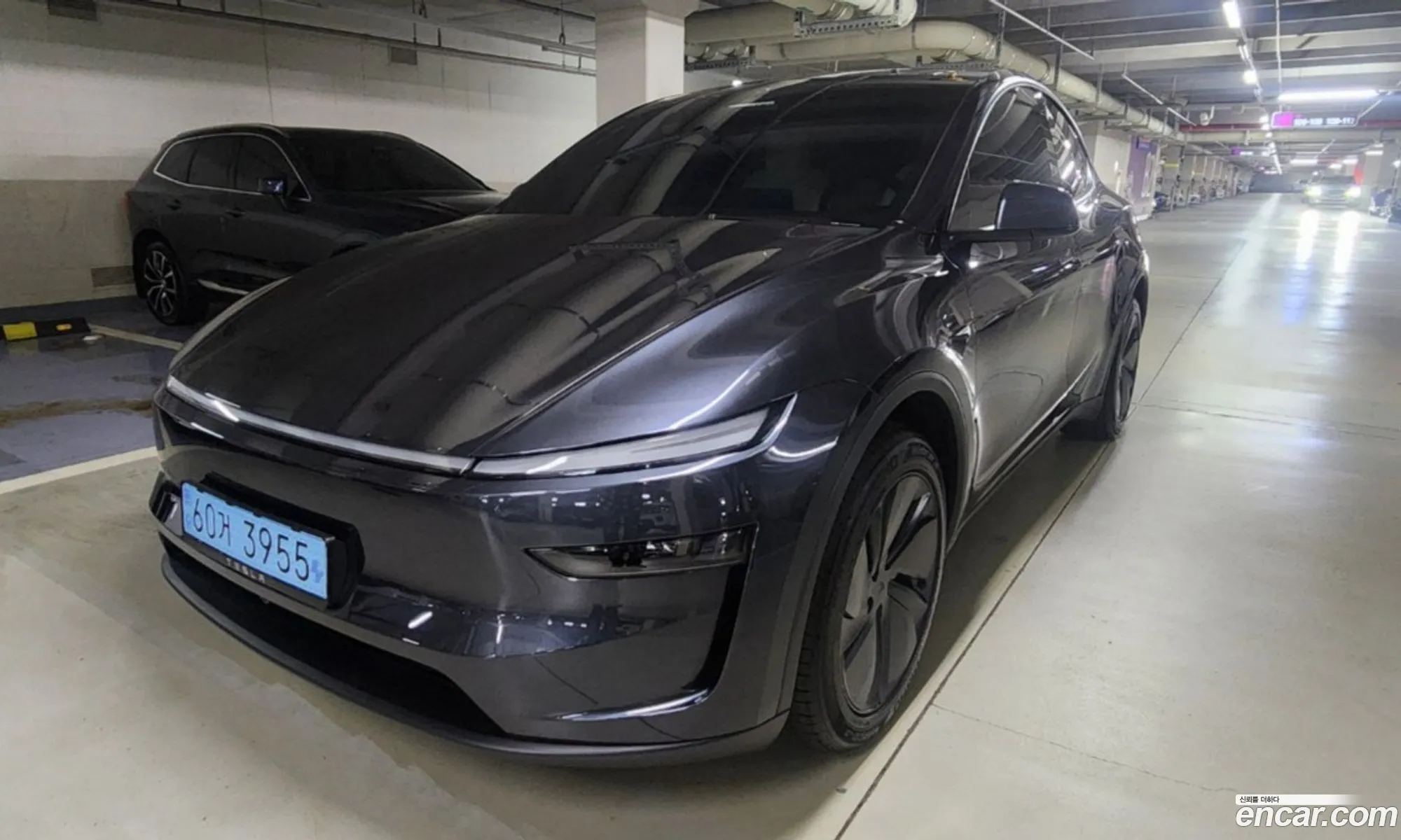 Tesla Model Y 2026 — 17
